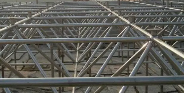 开远盘点螺栓球网架构件施工前的3方面考试事件